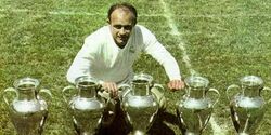 Alfredo Di Stéfano bersama Real Madrid pada tahun 1959